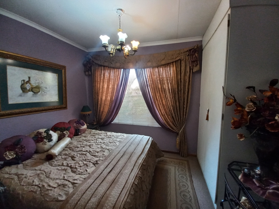 2 Bedroom Property for Sale in Safari Gardens North West